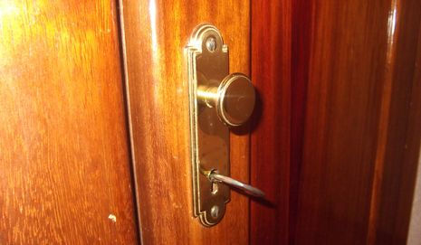Seguridad en las puertas y cerraduras de casa - canalHOGAR