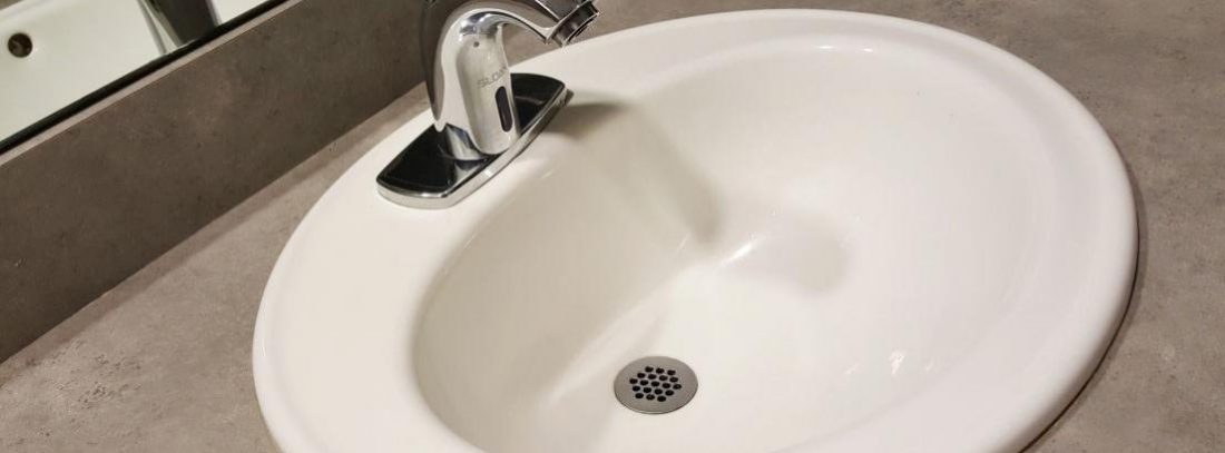 Limpiar un bote sifónico: Hazlo si no quieres mal olor en el baño