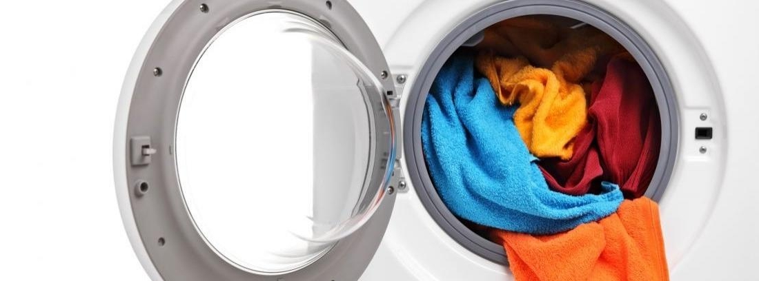 Как высушить кроссовки после стирки. Сушка одежды в стиральной машине. Можно ли высушить одежду в стиральной машине. Вещи после сушильной машины. Мятые вещи после сушильной машины.