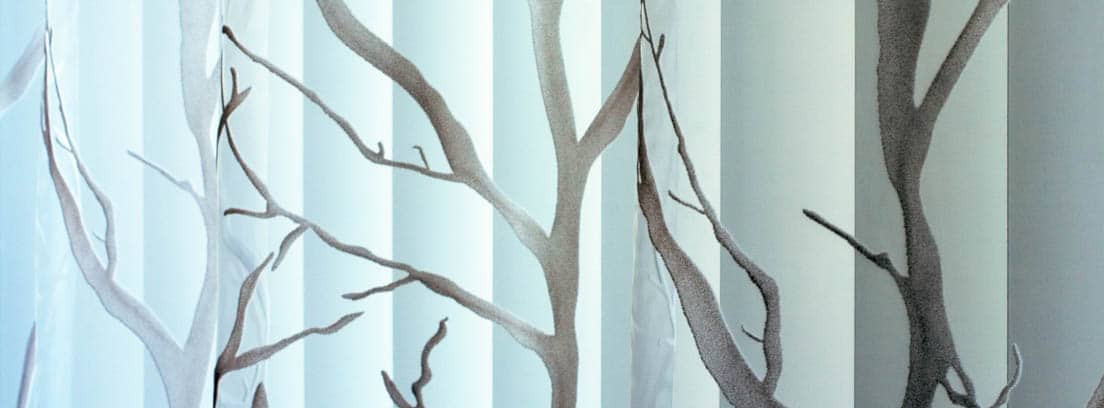 Panel japonés decorado con árboles