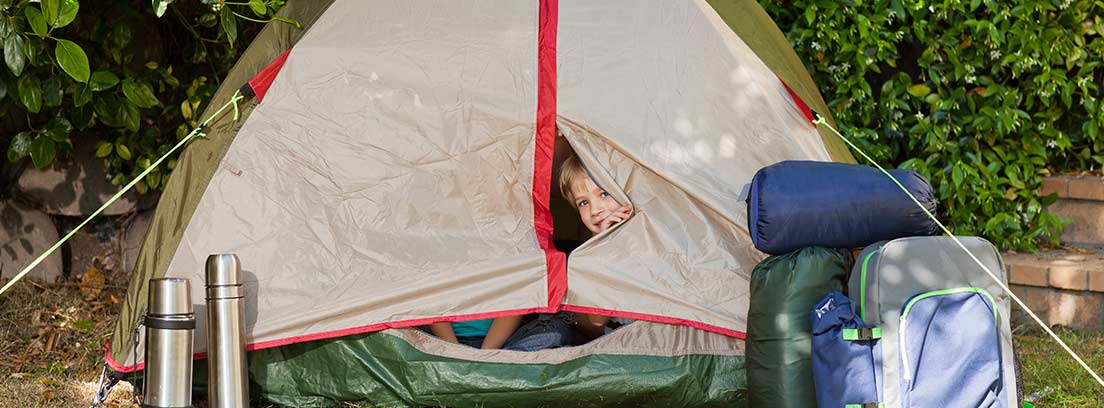 Consejos para acampar en el jardín con niños
