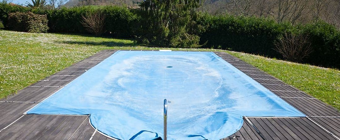 Tapar la piscina en invierno: ¿sí o no?