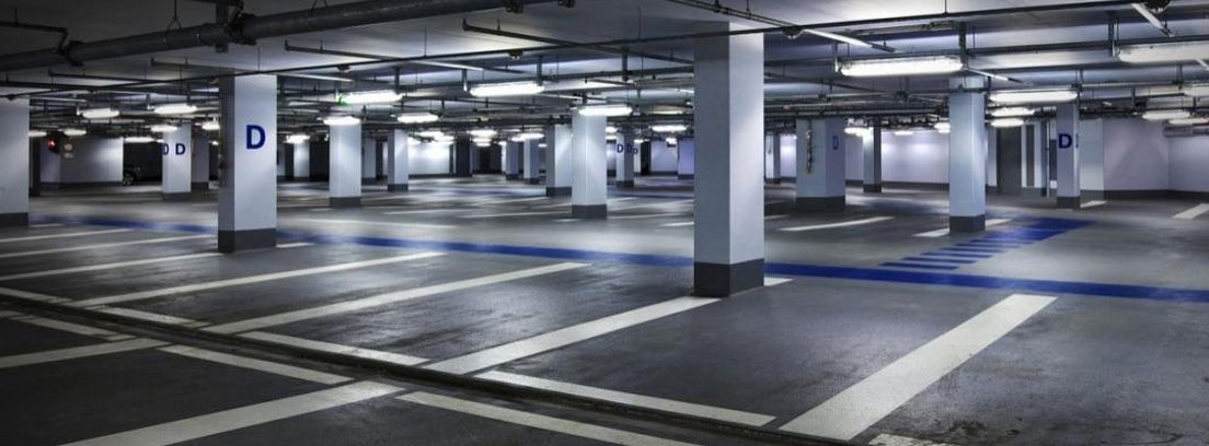 Vista general de parking subterráneo vacío