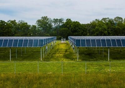 Varias placas solares fotovoltaicas