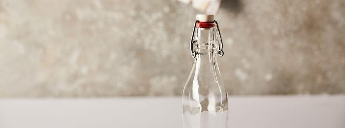Cómo limpiar una botella de cristal por dentro ⋆