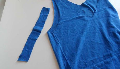 Cortar camisetas para una nueva imagen Cortar camisetas para una nueva imagen