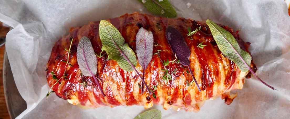 Redondo de carne picada con salsa de ciruelas rojas