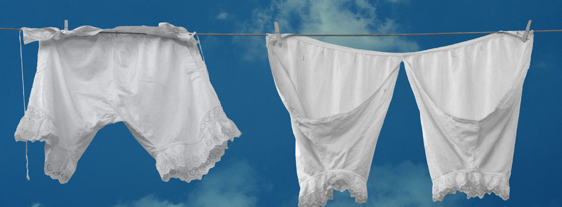 Ropa blanca tendida en una cuerda al aire libre